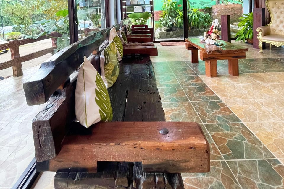 Kamayan sa Palaisdaan Hotel and Resort Quezon Hotel in Calabarzon