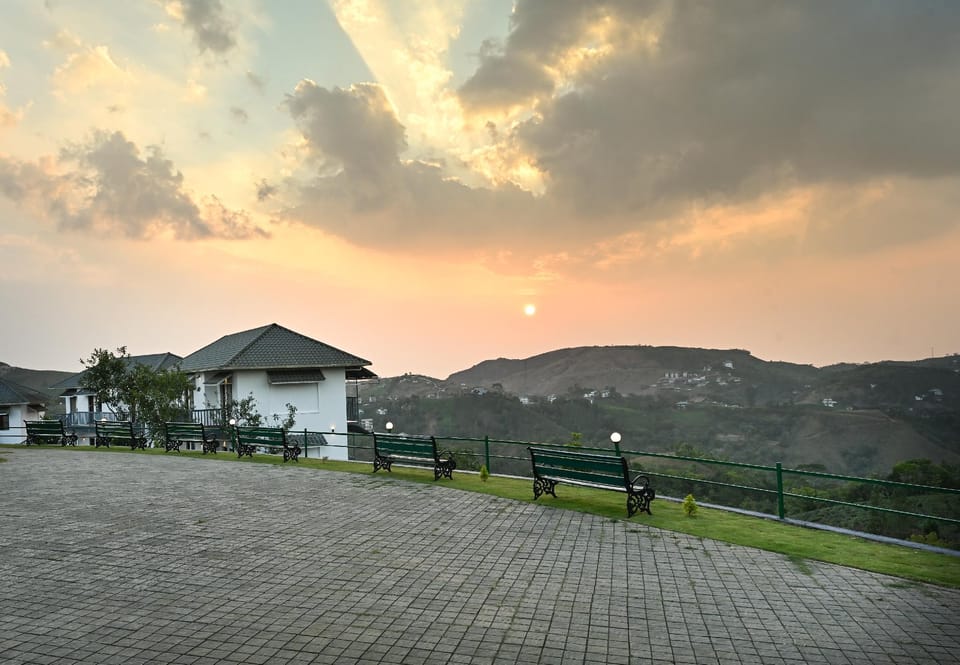 Abad Silver Mist  Resort in Kerala