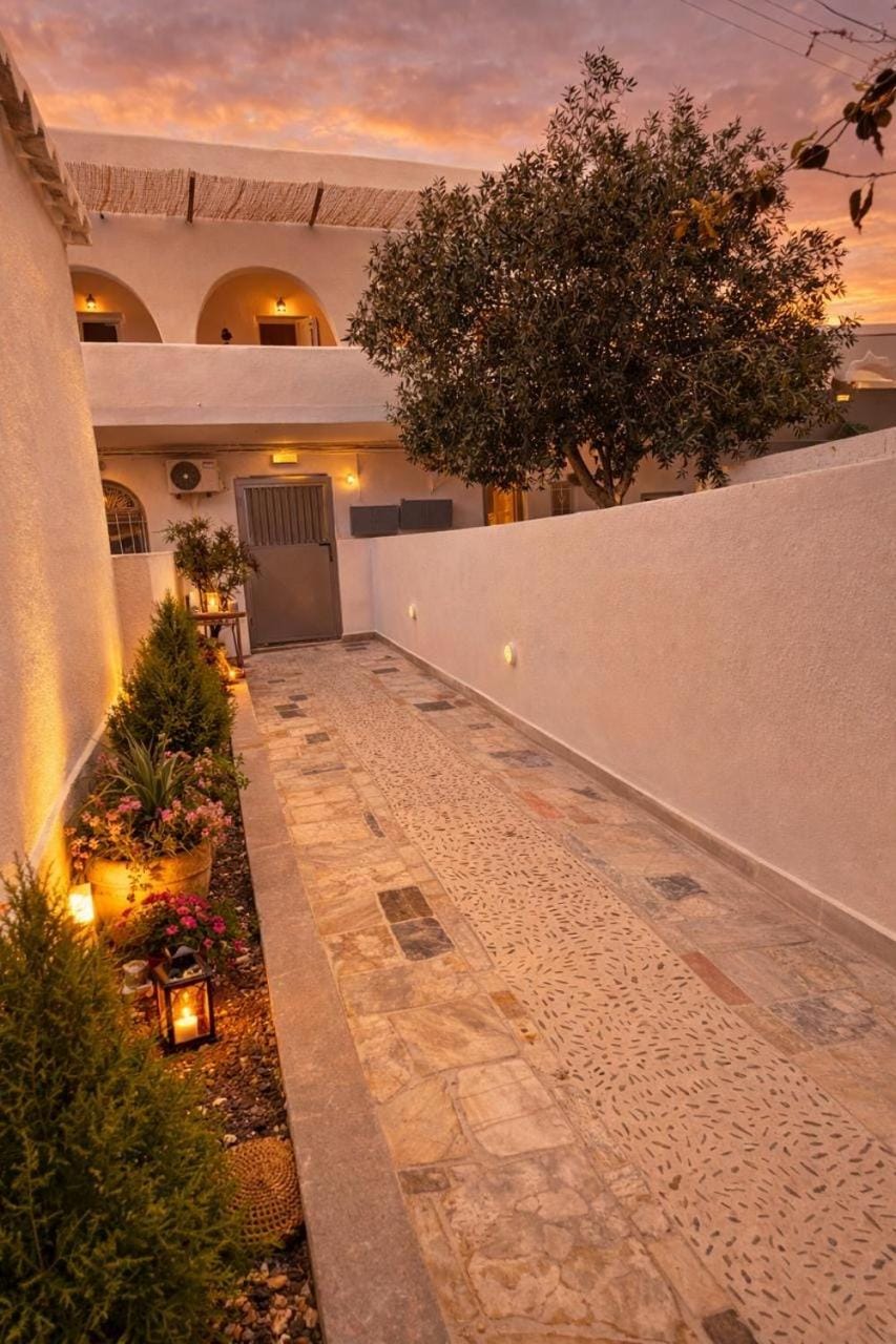 Dauti Central Suites Hotel in Santorini