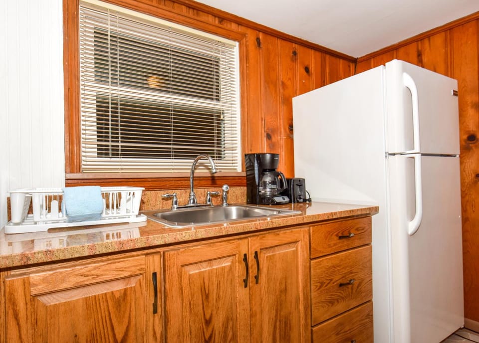 Snug Harbor Marina and Resort Hotel in Chincoteague Island
