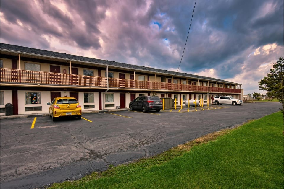 Lake Erie Lodge Oregon OH Hotel in Jerusalem Township