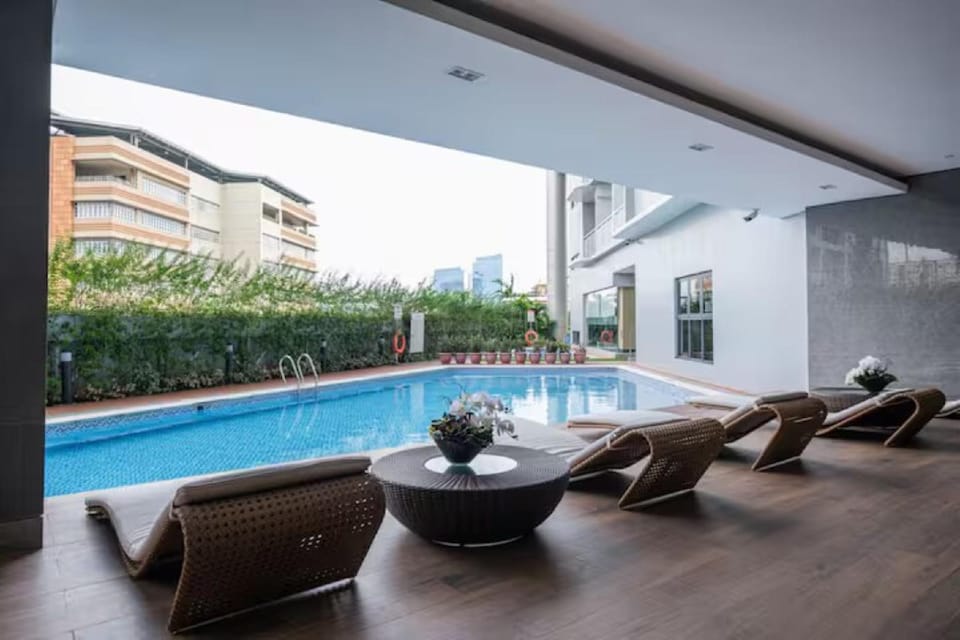 Swimming pool