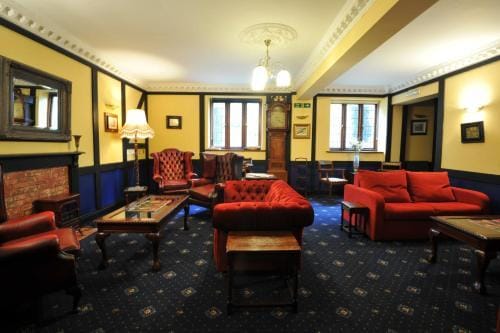 Crown & Cushion Hotel Hotel in Chipping Norton