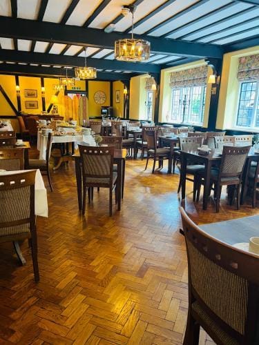 Crown & Cushion Hotel Hotel in Chipping Norton