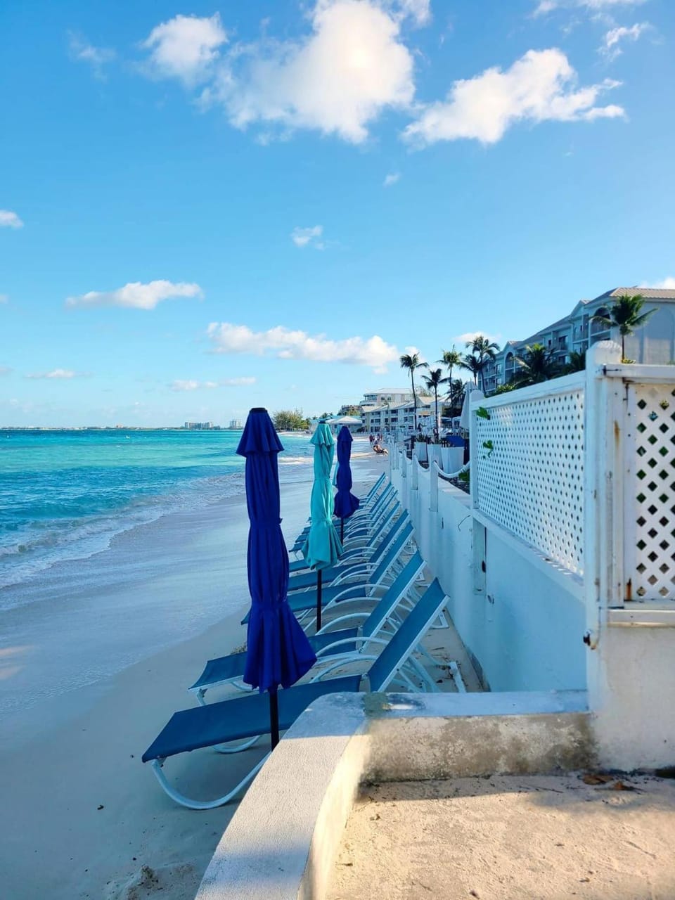 Seven Mile Beach Resort Apartment hotel in Grand Cayman