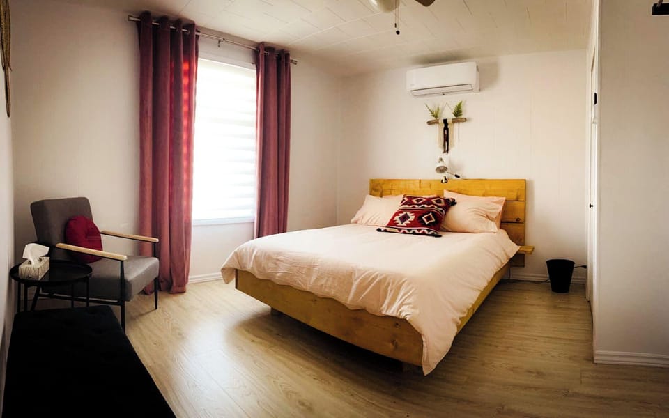 KWE Café & Auberge Hotel in Quebec