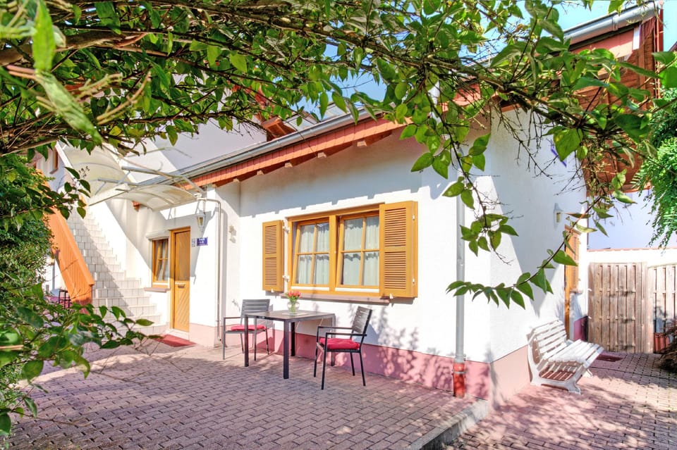 Apartment & Landhotel Zum Storchennest Bed and Breakfast in Rhineland-Palatinate