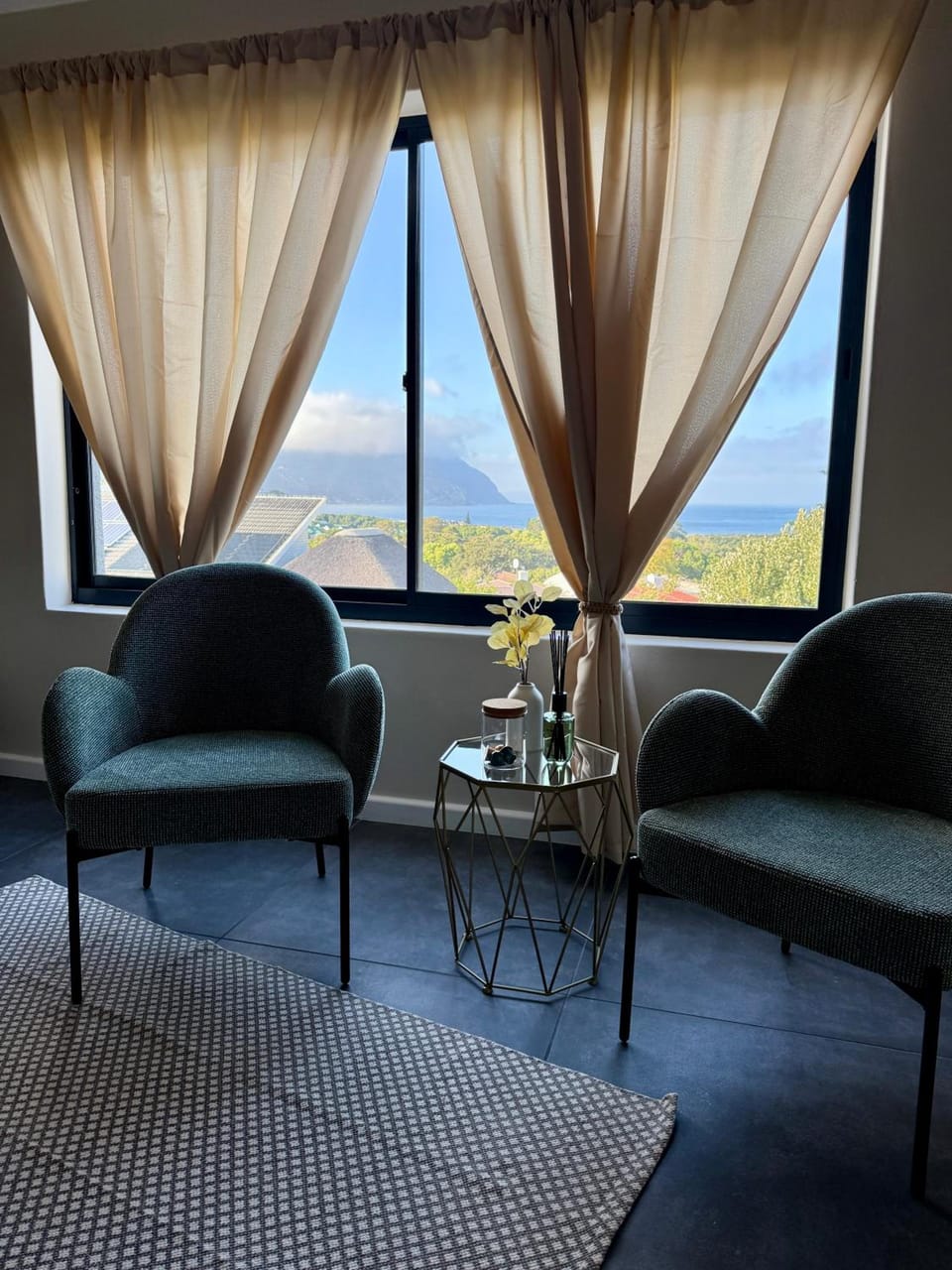 Wood Road Coastal Guest rooms Lodge in Cape Town