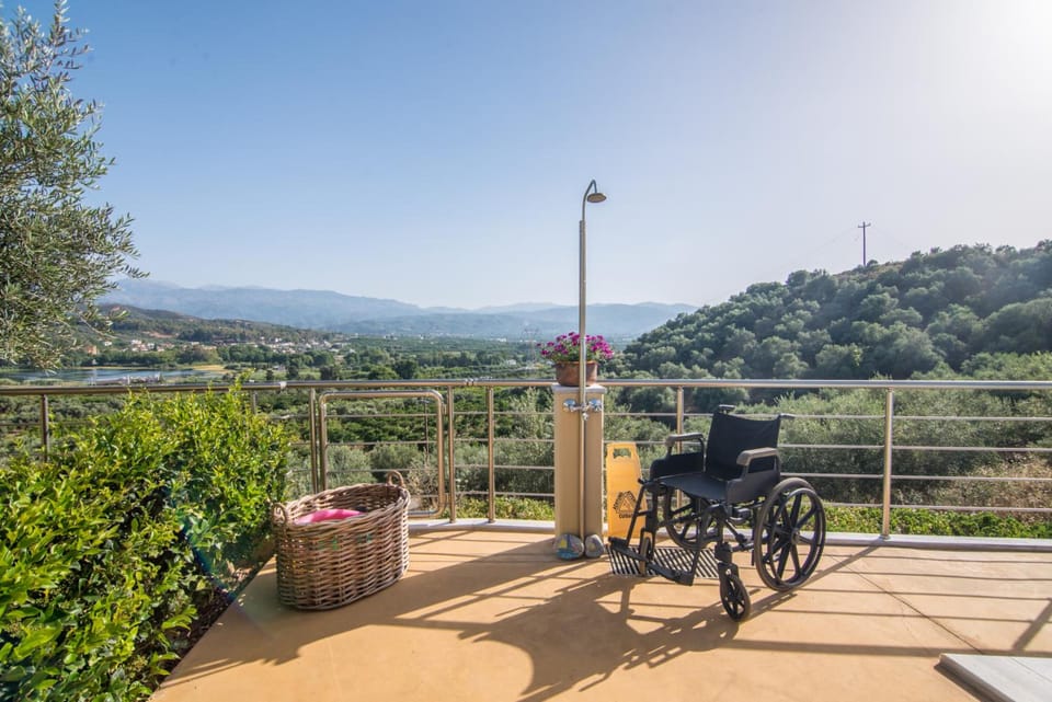 Aksos Suites Accessible Accommodation Hotel in Crete