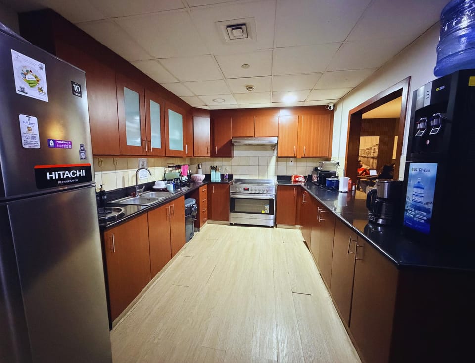 JBR STAY - Sadaf 8 Bed and Breakfast in Dubai
