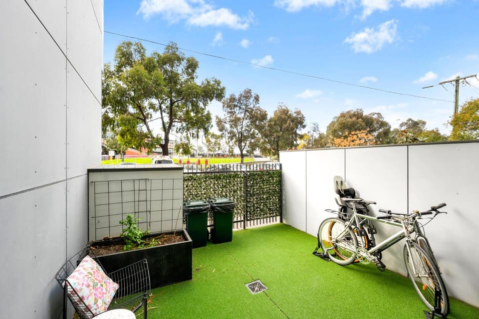 Two Bedroom Retreat Opposite Victoria Park Hotel in Abbotsford