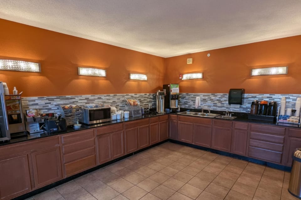 Coratel Inn and Suites By Jasper Wichita North Hotel in Wichita
