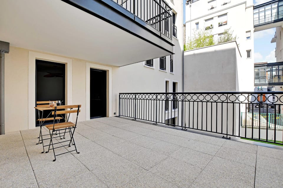 Elegant apartment - 1 bedroom/2 bedrooms - close t Hotel in Puteaux