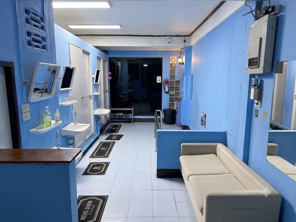 J Cafe & hostel Hostel in Chiang Mai
