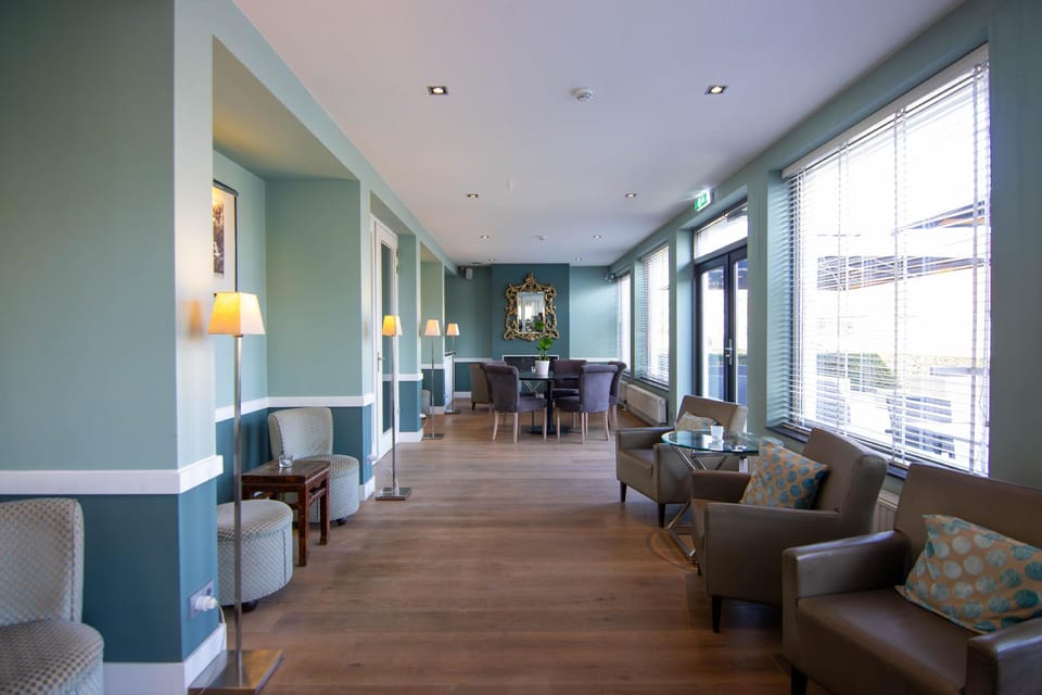 Shared lounge/TV area