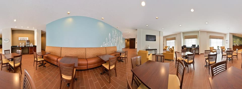 Shared lounge/TV area