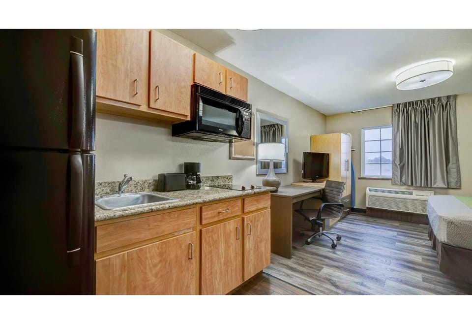 Studio 6  Lenexa, KS - Overland Park Hotel in Lenexa