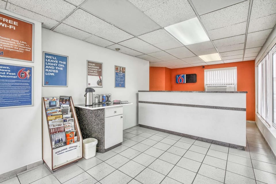 Motel 6 Windsor, ON Hotel in Windsor