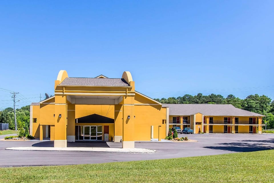 Days Inn by Wyndham Scottsboro AL Hotel in Scottsboro