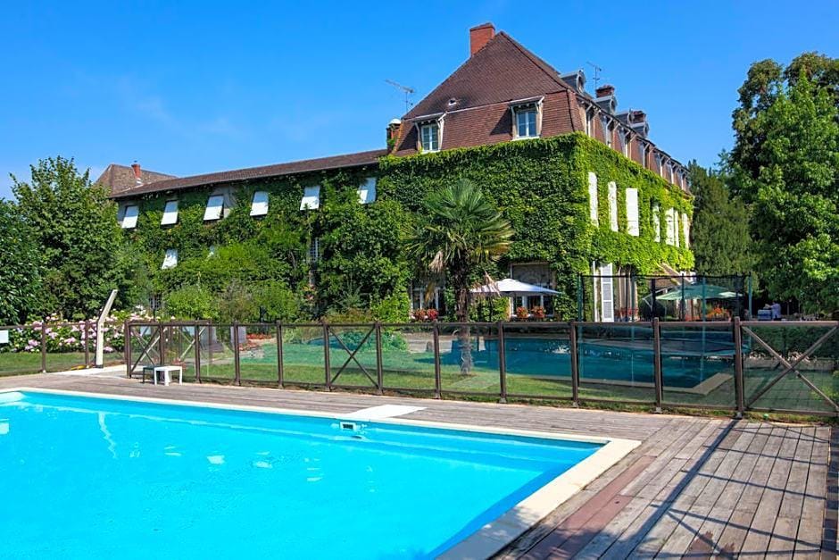 Hostellerie Chateau de la Barge, The Originals Relais (Relais du Silence) Hotel in Bourgogne-Franche-Comté