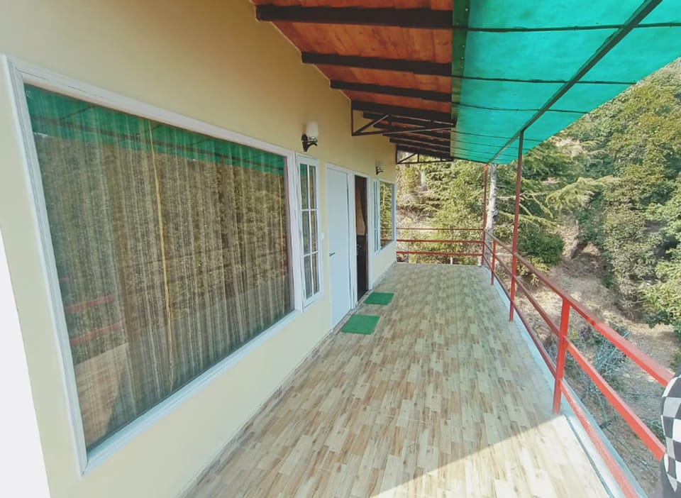 Hotel Way Wood Resort in Uttarakhand