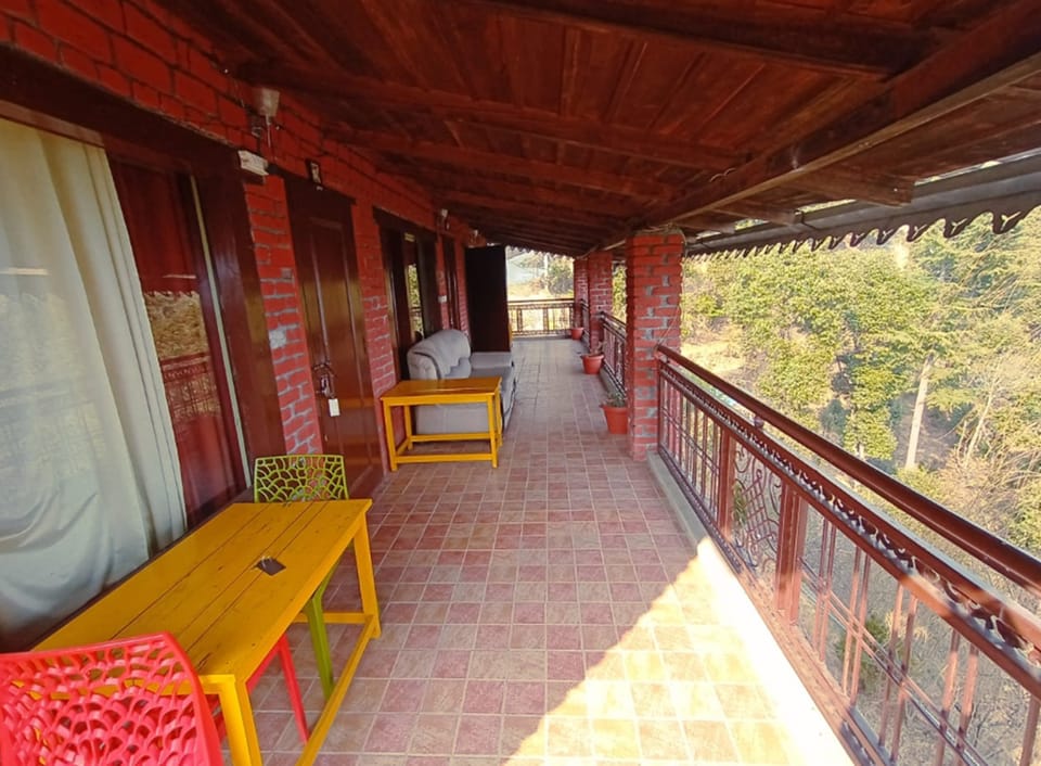 Hotel Way Wood Resort in Uttarakhand