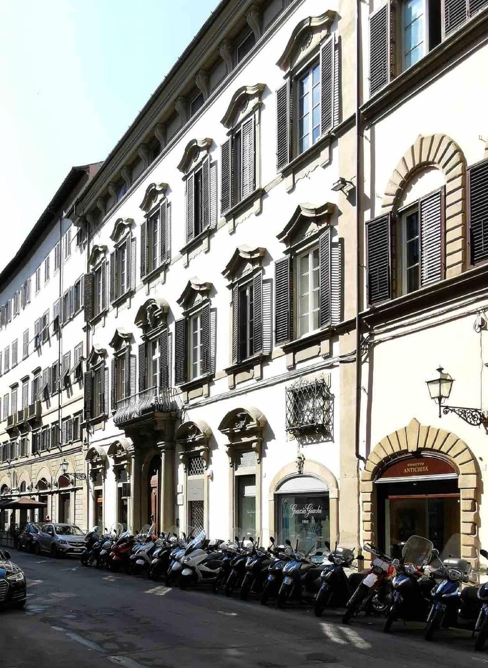 Elegant 2BR Apartment  2 Bathrooms  Sleeps 6 Lodge in Florence