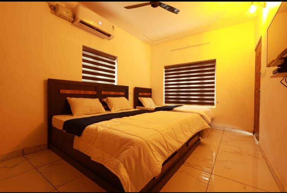 SR mERIDIAN Hotel in Thiruvananthapuram
