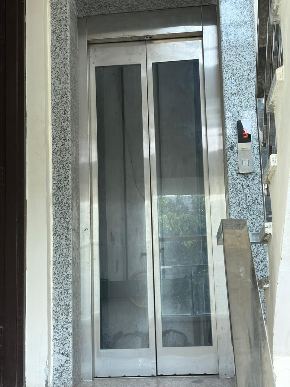 PLAY HOTEL BLU MOON couple friendly Hotel in Uttar Pradesh