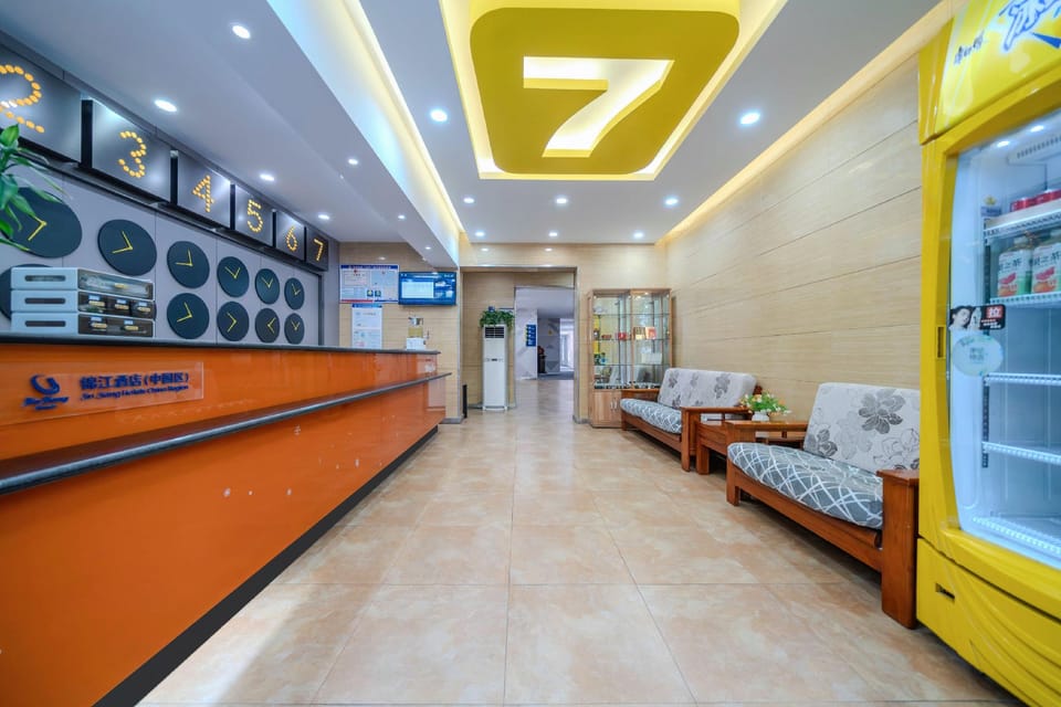 7 Days Inn Xi'an Xishaomen Laodong Road Metro Station Hotel in Xian