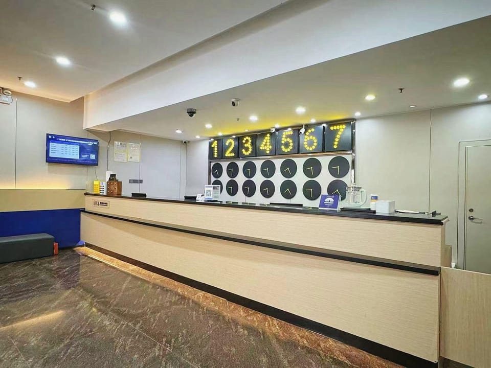 7 Days Inn Guangzhou Shijing Jinbi New City Hotel in Guangzhou