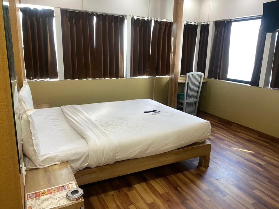Hotel Tan Square Inn Lodge Hotel in Pune