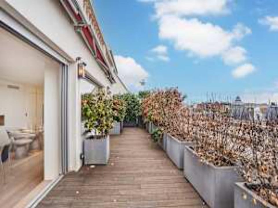 Rooftop exceptionnel Trocadero/Victor Hugo 16eme Hotel in Paris