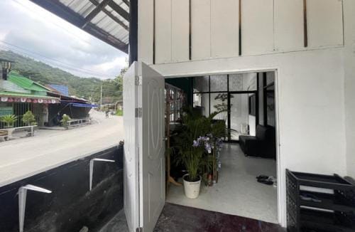 Nok Guesthouse & Hostel Hostel in Ko Tao