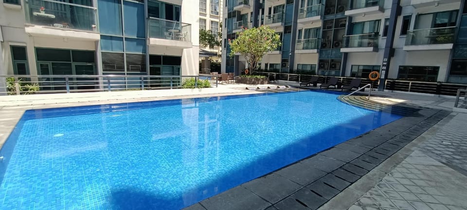 Hilander 's Pool View Condotel across terminal 3 Hotel in Pasay