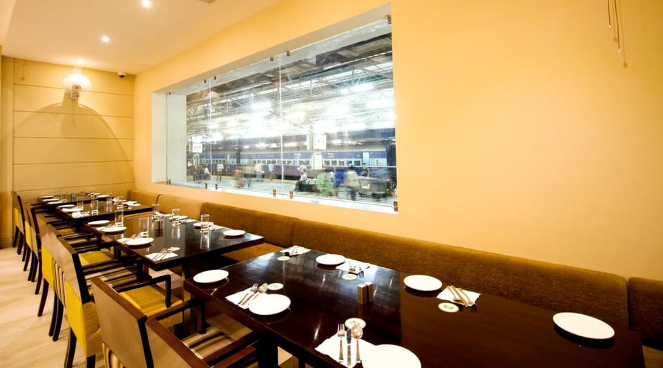 Hotel Le Roi Raipur Hotel in India