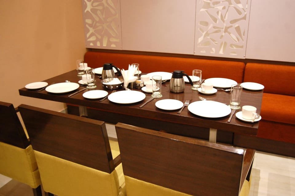 Hotel Le Roi Raipur Hotel in India