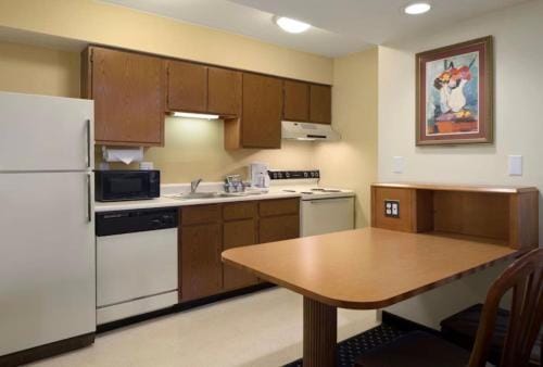 Fort Wayne Extended stay Hotel in Fort Wayne