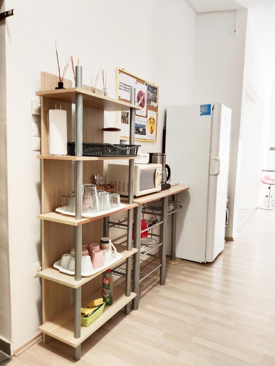 FAVORIT-ROOMS ,direct Metro connection U1 to Centralstation-Airport and City-Center Hostel in Vienna