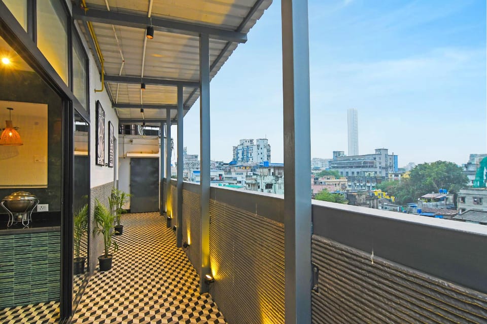 Kzar Select Hotel in Kolkata