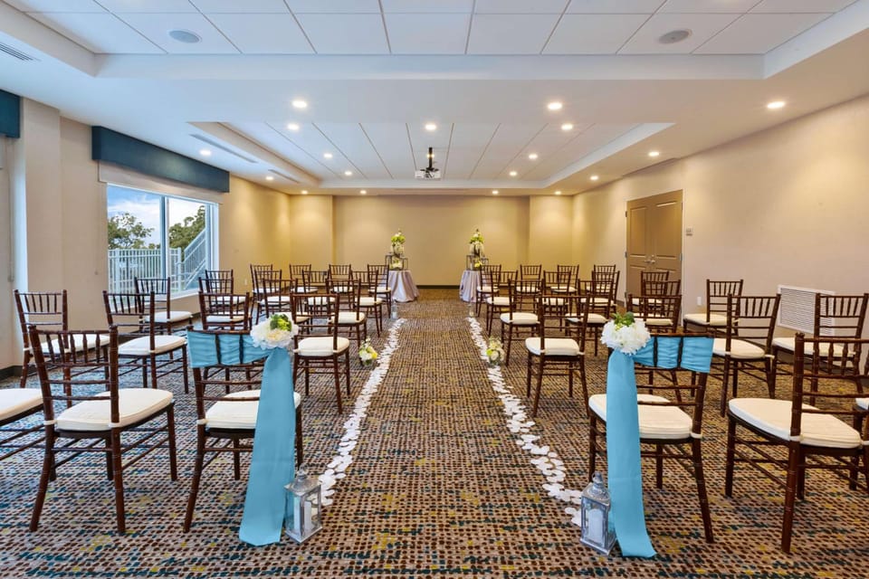 Hampton Inn by Hilton Buzzards Bay Cape Cod Canal Hotel in Buzzards Bay