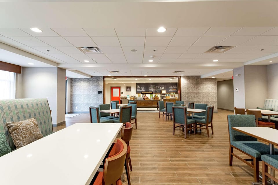 Hampton Inn Madison Hotel in Lake Erie