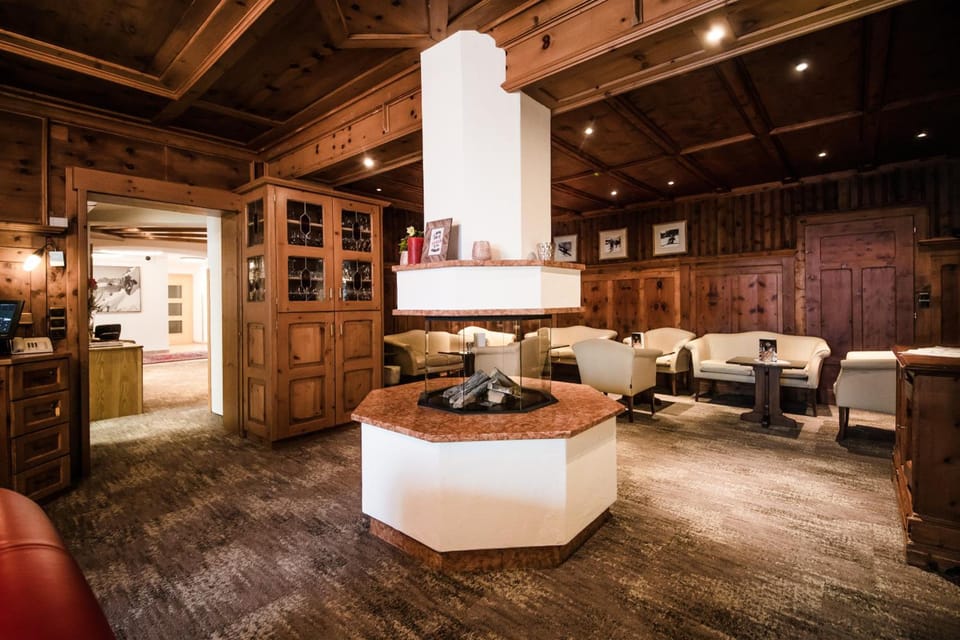 Hotel Sonnenheim Hotel in Saint Anton am Arlberg