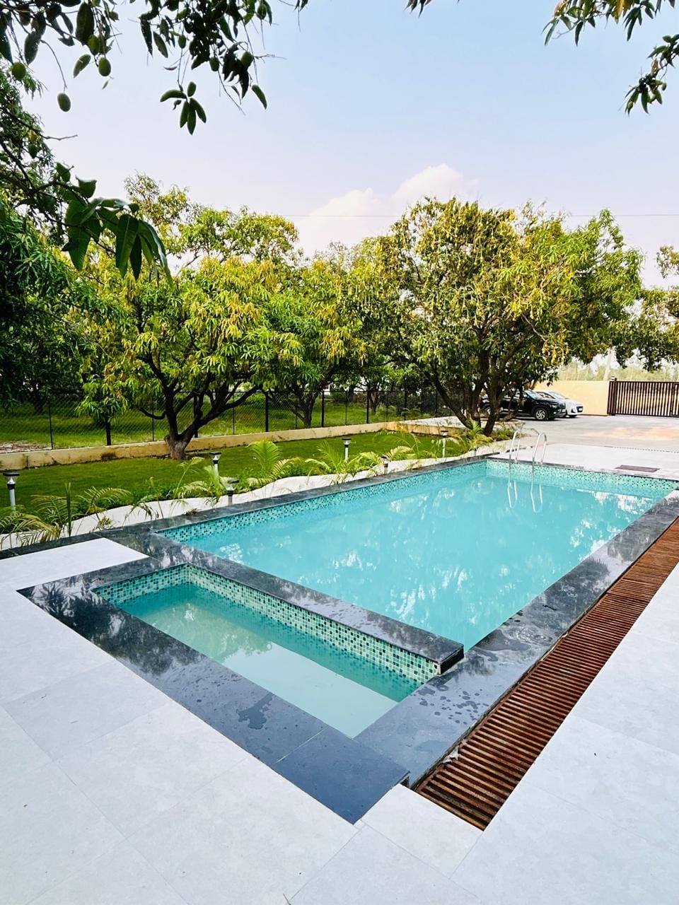 Swimming pool