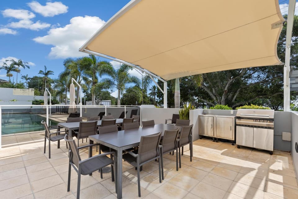 Tingeera Beachfront Apartments Apartment hotel in Hervey Bay