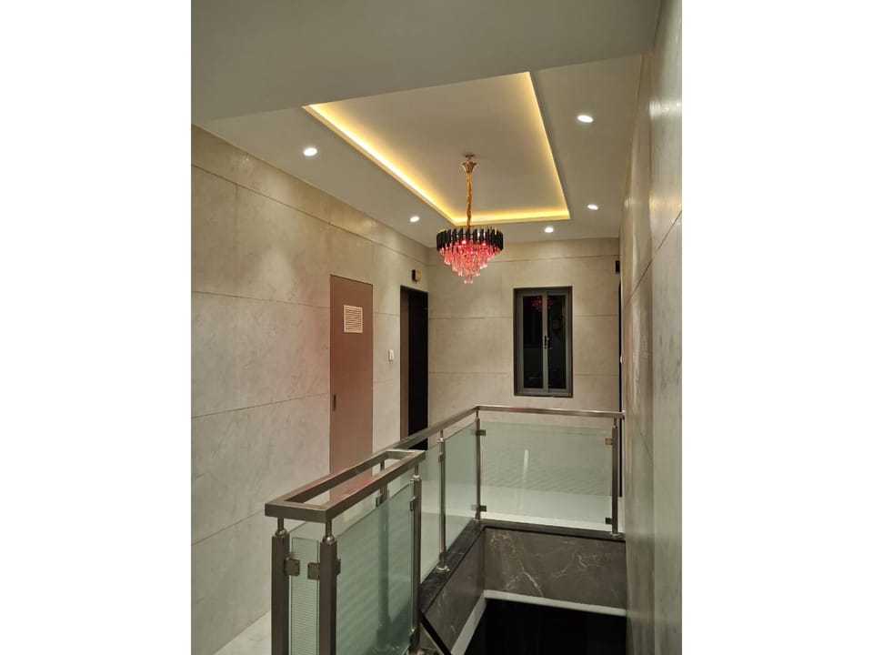 LE Glance Rooms & Dormitory Hotel in Mumbai