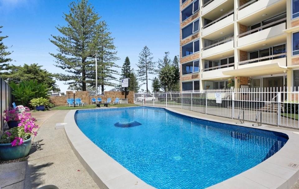 Oceania Apartments Apartment hotel in Burleigh Heads