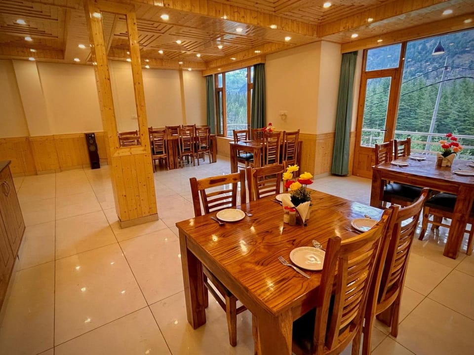 Hidden heaven waterfall view Hotel in Himachal Pradesh