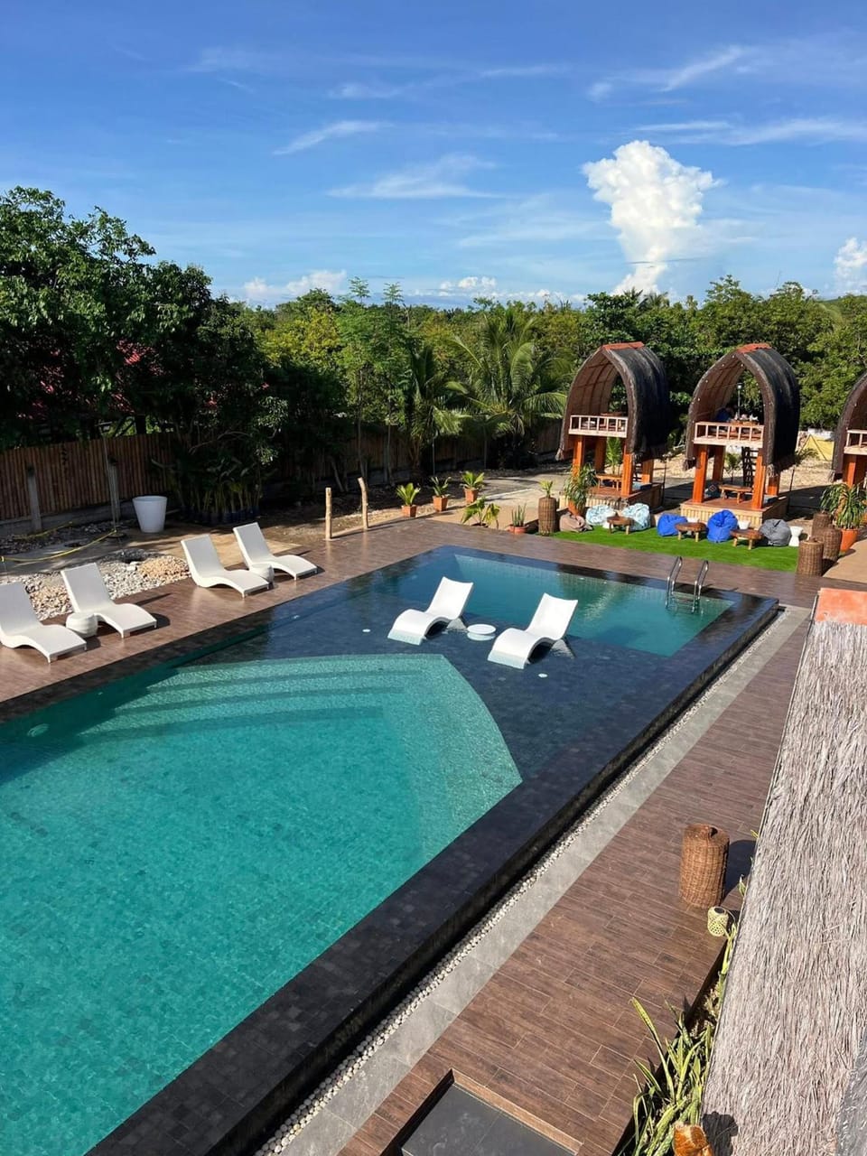 AZULA AQUATICO CABANAH RESORT Resort in Siquijor