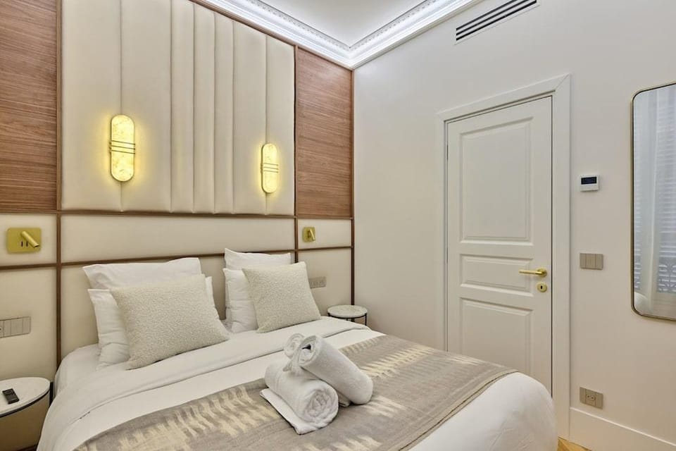 Luxurious Matignon/Saint Honore apartment Hotel in Paris
